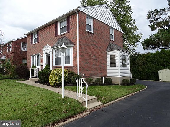 3rd image of 213 James Dr