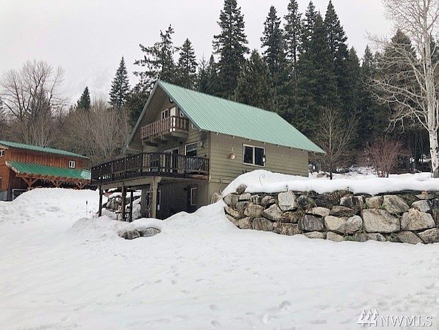 Rustic Cabin near area amenities, seasonal recreation and Lake Wenatchee