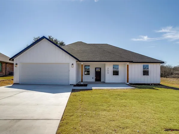 209 Lanai Ct, Runaway Bay, TX 76426