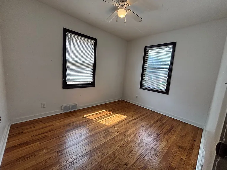 4520 Lafayette Ave — Photo 11