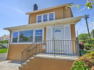 88 Stephenson Blvd, New Rochelle, NY 10801