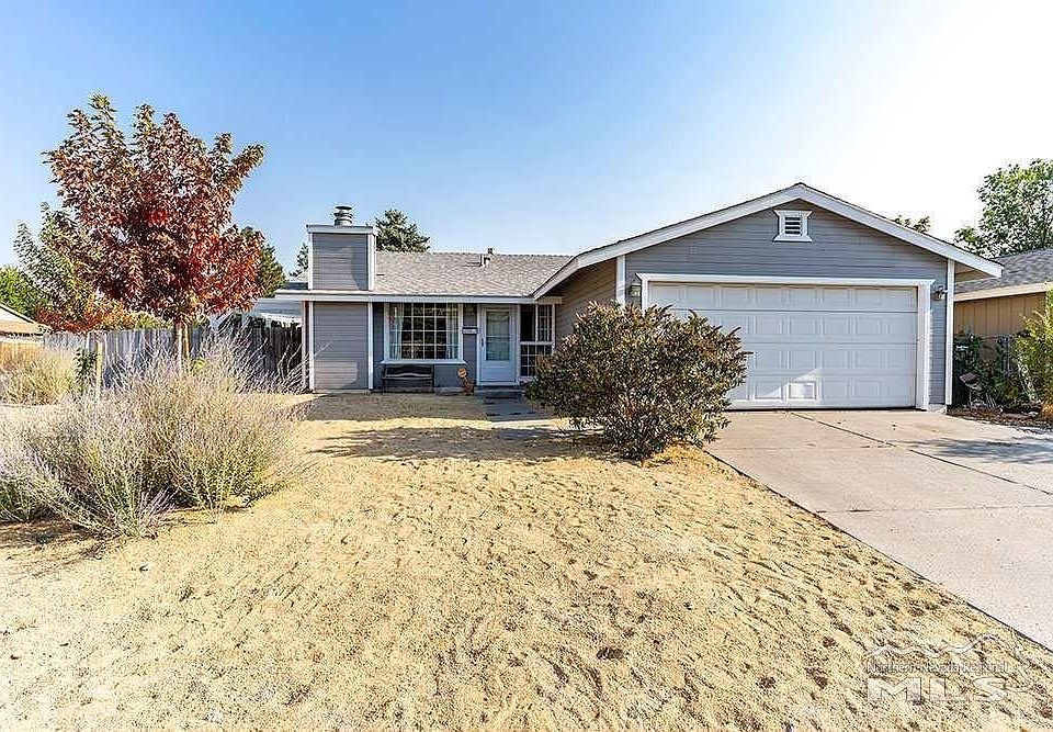 Front Yard/Garage