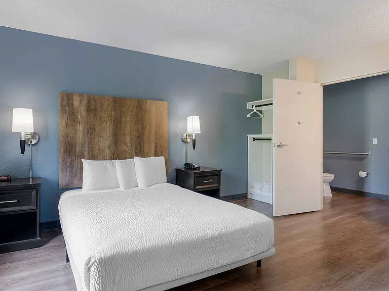 Studio Suite - 1 Queen Bed