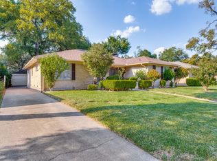 7415-7417 Walling Ln, Dallas, TX 75231