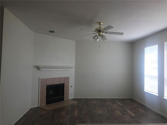2nd image of 2828 Fieldstone Dr