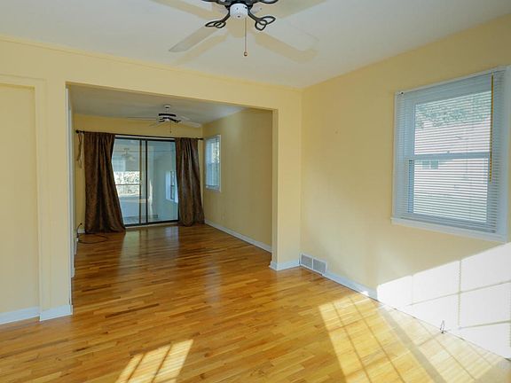 3604 Lowden St-104