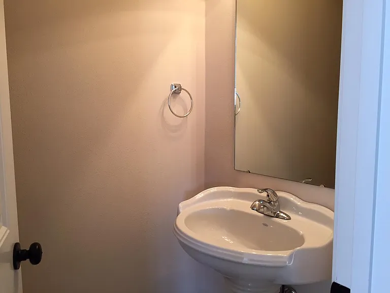 115 Waterpoint Dr — Photo 19