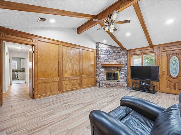 5th image of 154 Evanston St