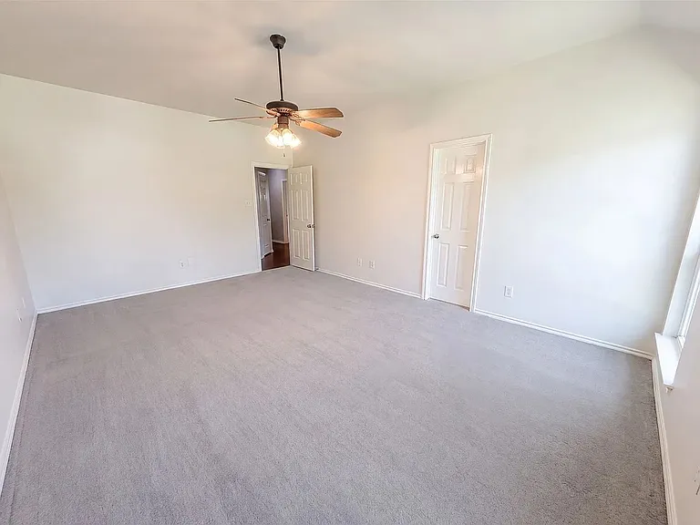 325 Cascade Dr — Photo 17