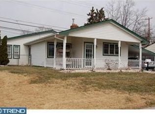 359 Stonybrook Dr, Levittown, PA 19055