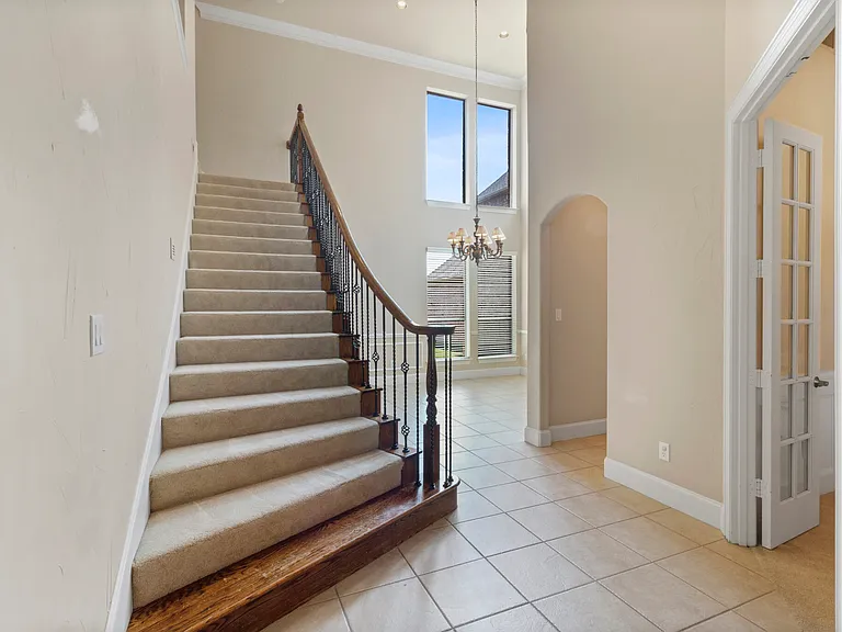 3240 Forestbrook Dr — Photo 2