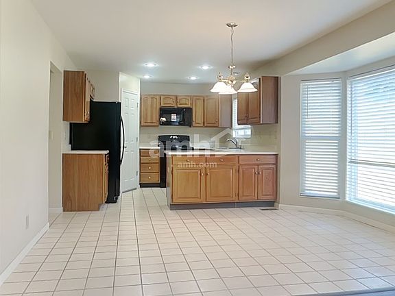 4th image of 8250 Pine Knoll Ct