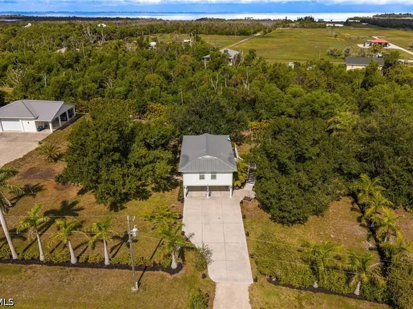 8787 Kodiak Ln, Saint James City, FL 33956