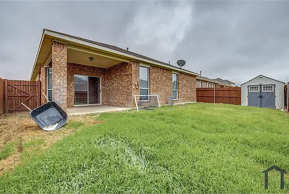 4 bed, 1858 sqft, $2,800 — Photo 3