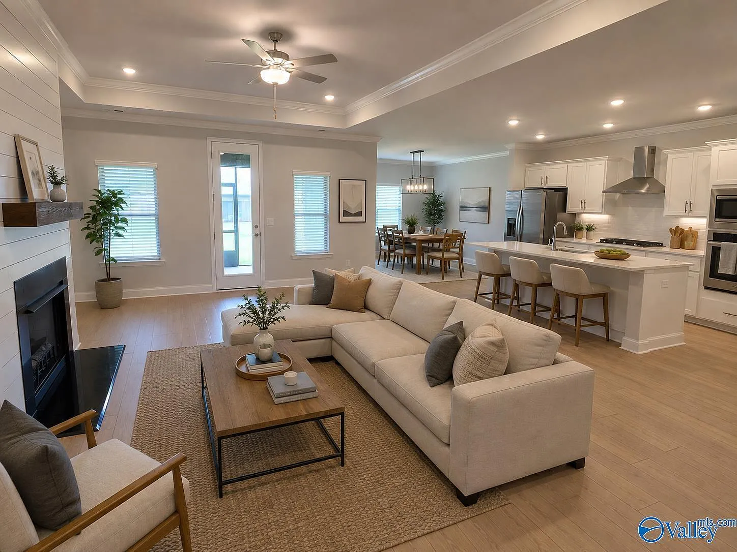 4 bed, 3.0 bath, 2506 sqft, $2,995 — Photo 4