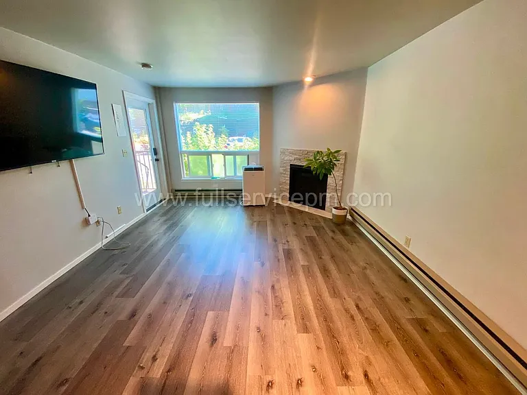 9416 1st Ave NE #108 — Photo 14
