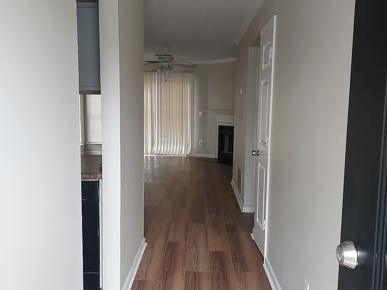 6418 Bedford Ln #6418 — Photo 2