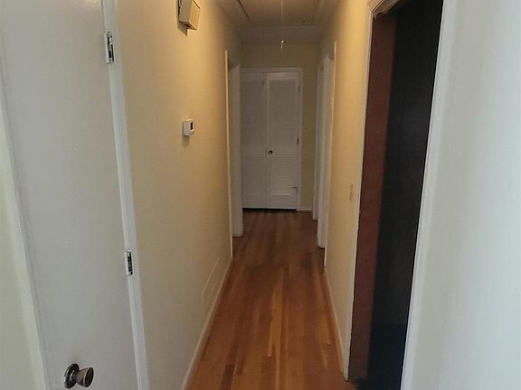 5th image of 2025 Larchmont Dr