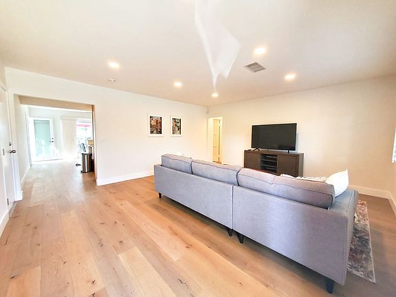 2nd image of 1941 Homeworth Dr