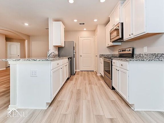 3rd image of 25394 Cypress Bend Dr