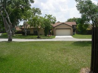 15560 SW 53rd St, Miami, FL 33185