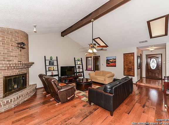 4th image of 10803 Meadow Point Dr