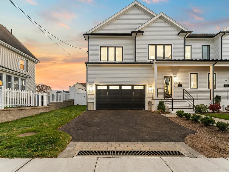 21 Bolton St #2 — Photo 36