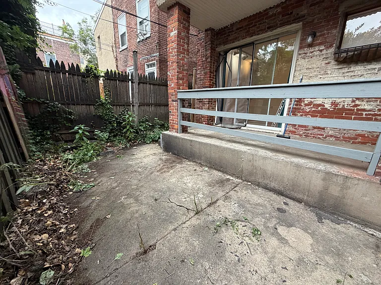 128 Pemberton St — Photo 10