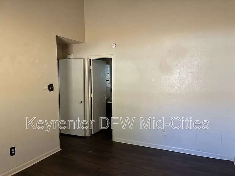 621 Race St #3 — Photo 2
