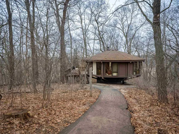 9 Lost Ridge Ln, Galena, IL 61036