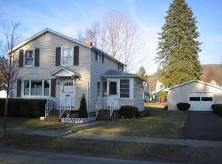 19 N Maple Ave, Avoca, NY 14809