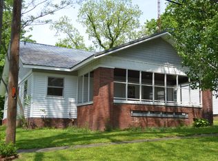 220 S Middle St, Grayville, IL 62844