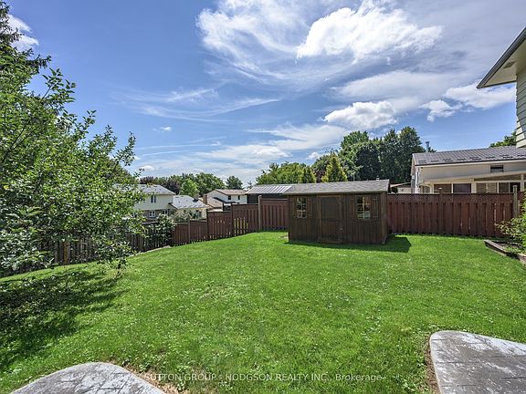 3rd image of 738 Cranbrook Rd