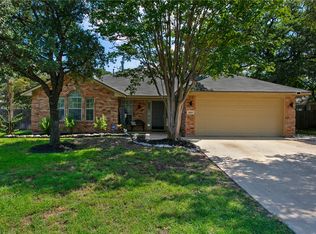 3115 Manorwood Dr, Bryan, TX 77801