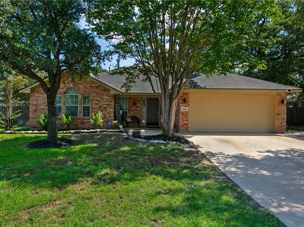 3115 Manorwood Dr, Bryan, TX 77801
