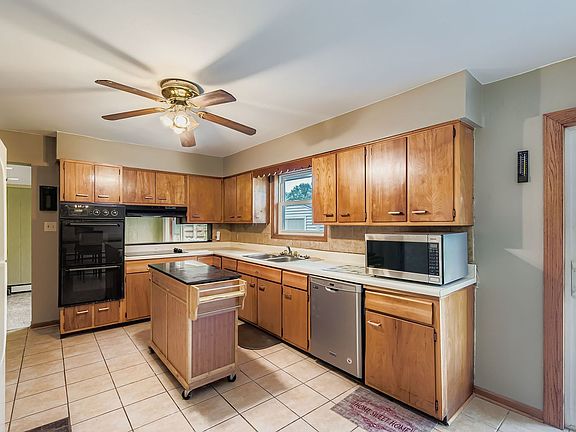 5th image of 26066 W Oak Ave