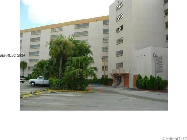 9688 Fontainebleau Blvd APT 205, Miami, FL 33172
