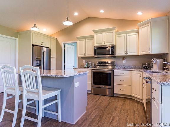 3rd image of 3095 E Jones Court