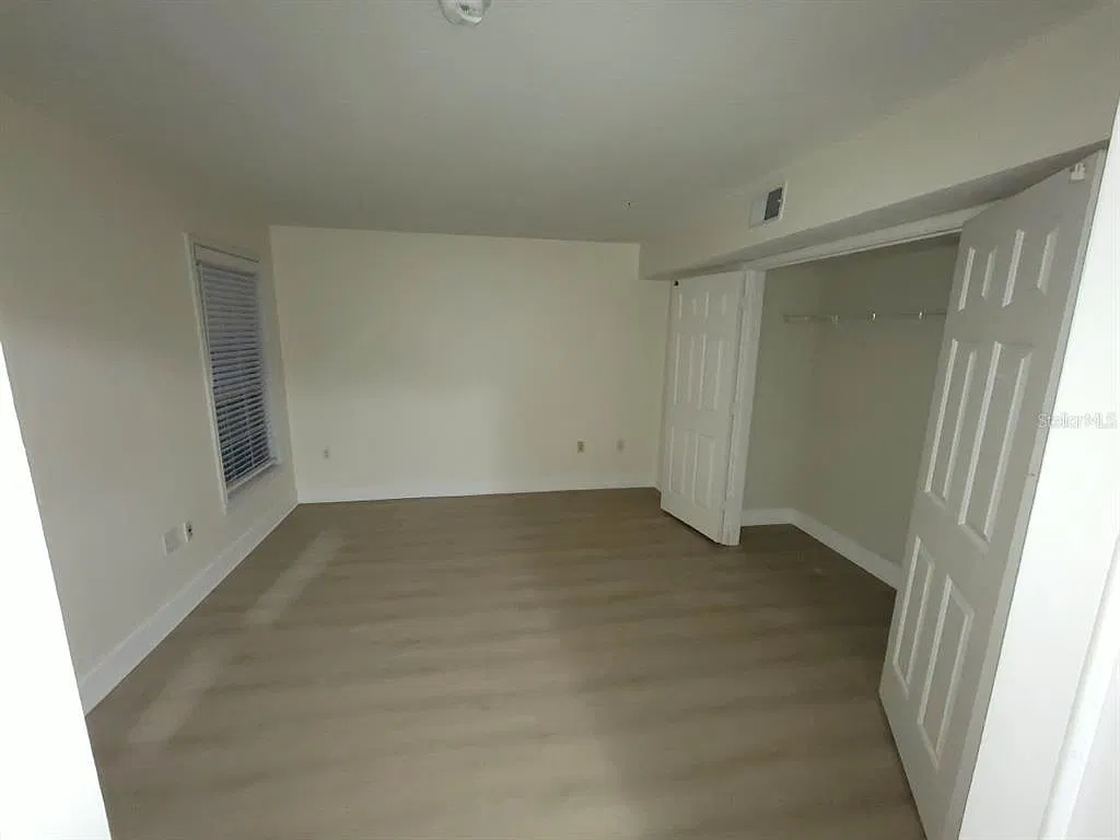 4 bed, 2.5 bath, 2091 sqft, $3,200 — Photo 4