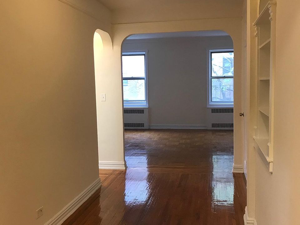 1st image of 14711 34th Ave APT 1G