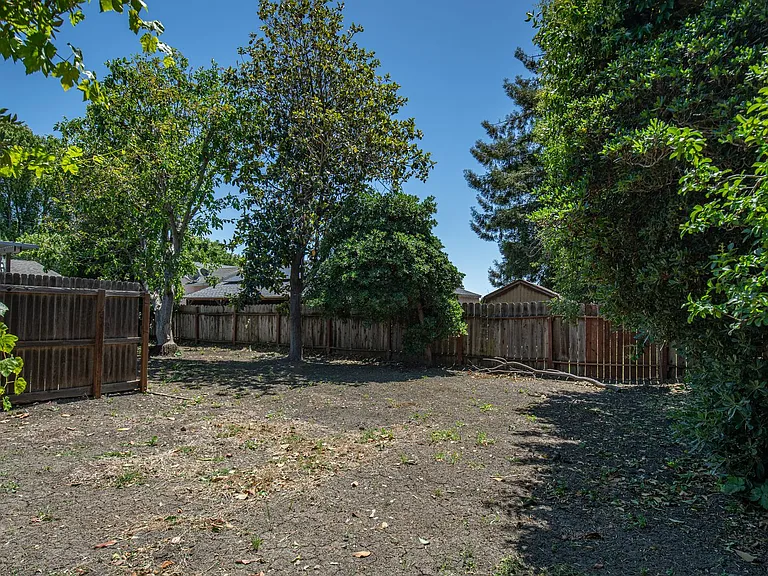 423 Hamilton Dr #A — Photo 17