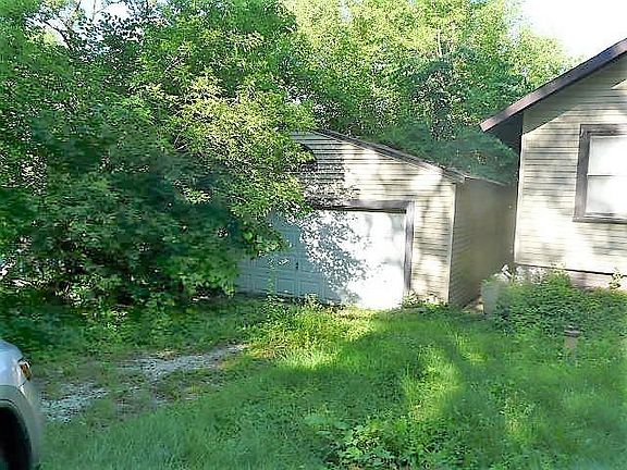 2nd image of 414 Eastview Ave