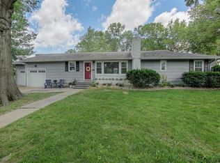 7447 Grand Ave, Kansas City, MO 64114