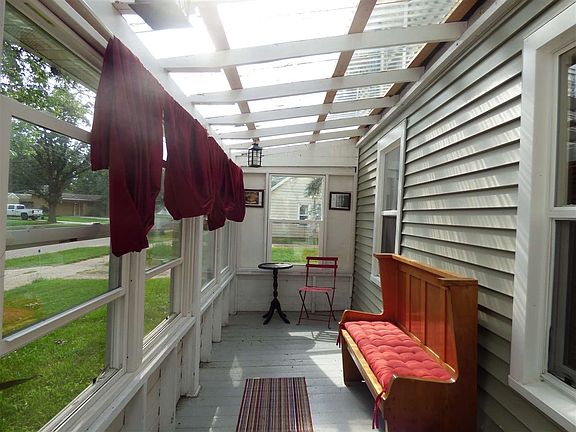5th image of 523 Royalton St
