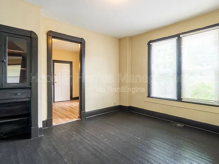 2511 Turner Ave — Photo 6