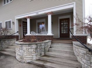 100 S 4th St, Stoughton, WI 53589