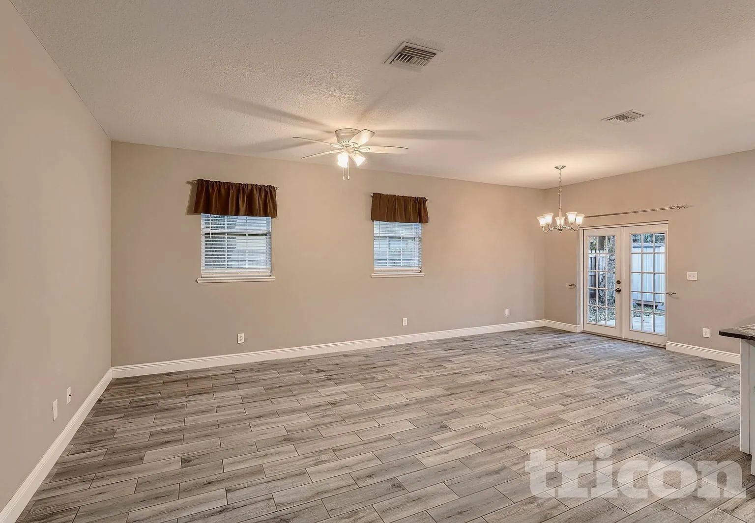 1307 E Warren Street Plant City FL — Photo 2