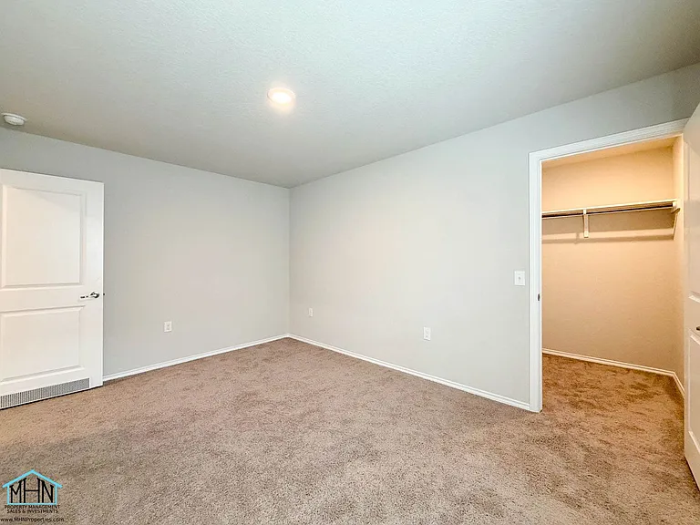 5606 Dewberry Run — Photo 12