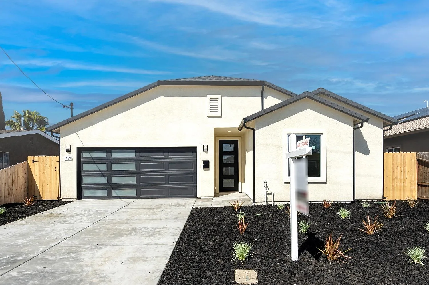 1563 Michael Ave photo 1