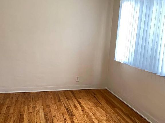 4th image of 2407 Ocean Park Blvd #C